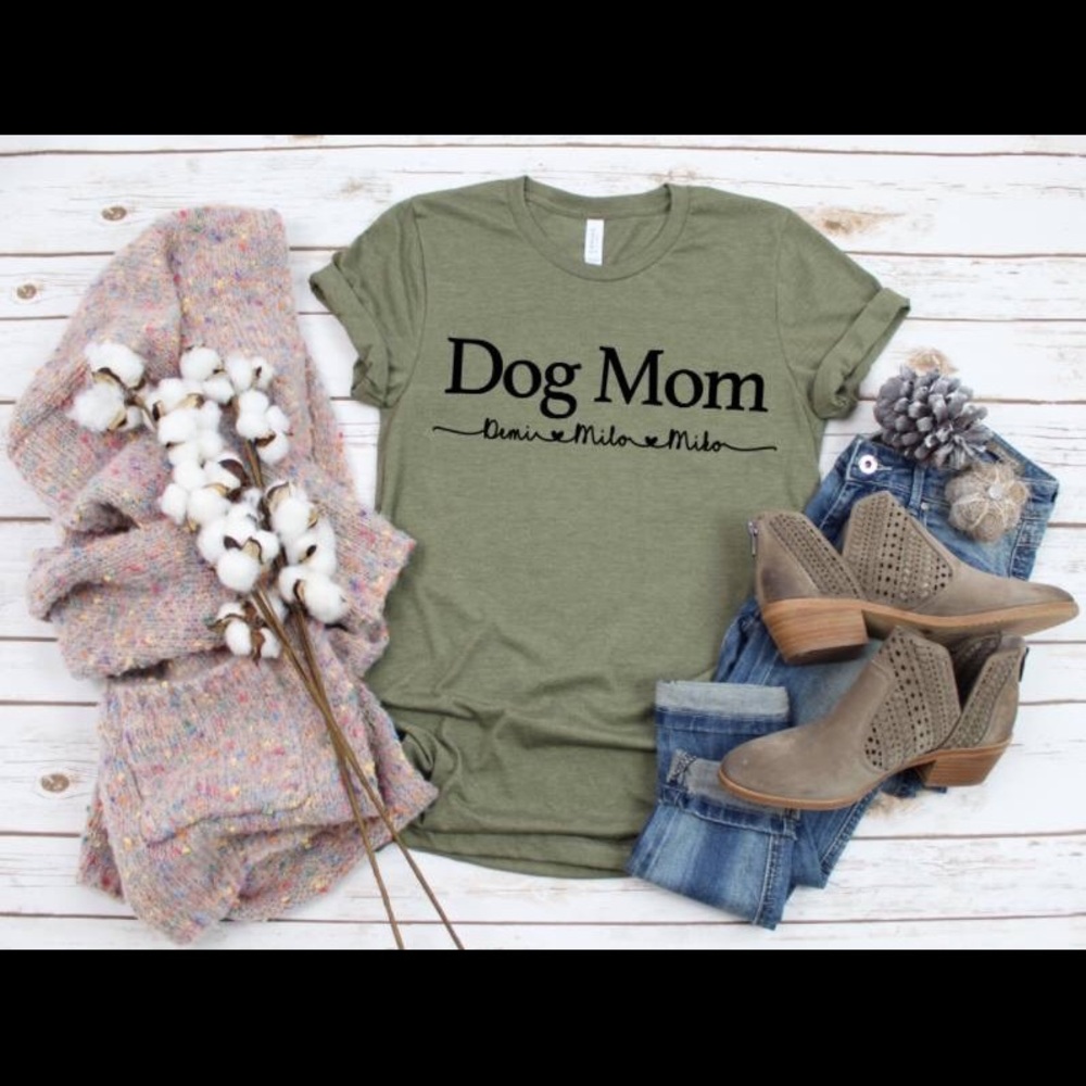Personalized dog mom tee